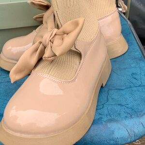 Girl boots